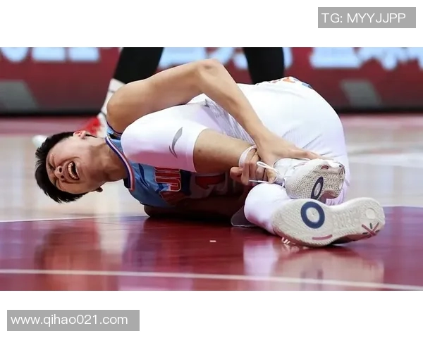 足球明星意外受伤瞬间真实图片揭示运动风险与挑战